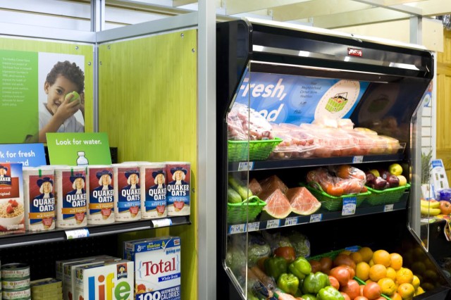 Fresh Corner Kiosk at a Healthy Corner Store in Philadelphia, Pennsylvania. (The Food Trust)