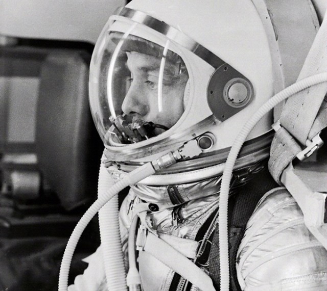 Astronaut Alan Shepard in his silver pressure suit as he prepares for his upcoming Mercury launch. (NASA)