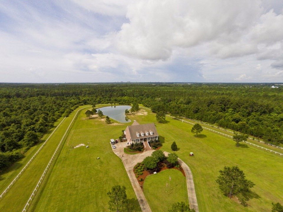 This former horse ranch in Alabama is known as "Rattlesnake Ridge" and sells for $15 million. (Courtesy Point2Homes)  