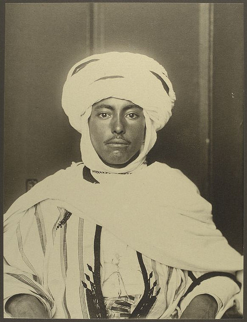 The first Arabs to immigrate to America came in the 1880s. This photo of an Algerian immigrant was taken by  Augustus Sherman, the chief registry clerk on Ellis Island from 1892 until 1925. (New York Public Library) 