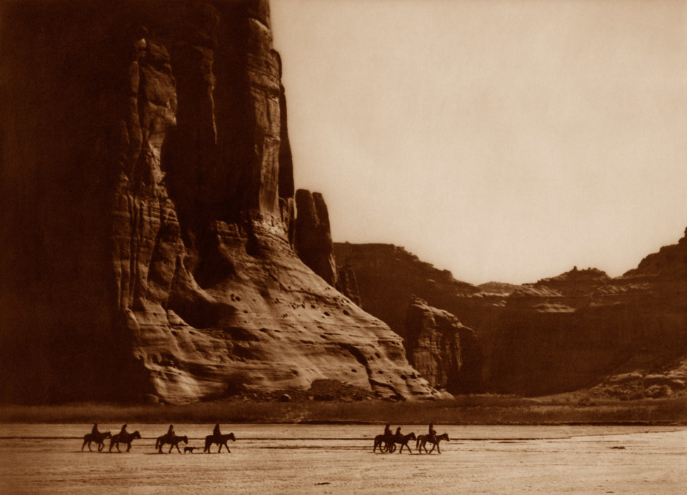 Canyon de Chelly, Navaho, 1904, Southwest (Photo by Edward S. Curtis, courtesy DelMonico Books • Prestel)