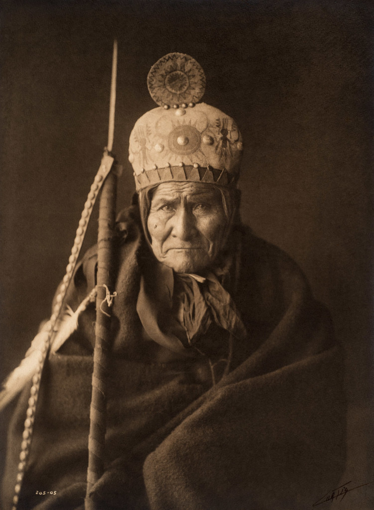 Geronimo - Apache, 1905,  Southwest ((Photo by Edward S. Curtis, courtesy DelMonico Books • Prestel)