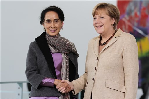Birma müxalifət lideri Aunq San Su Çi və Almaniya kansleri Angela Merkel