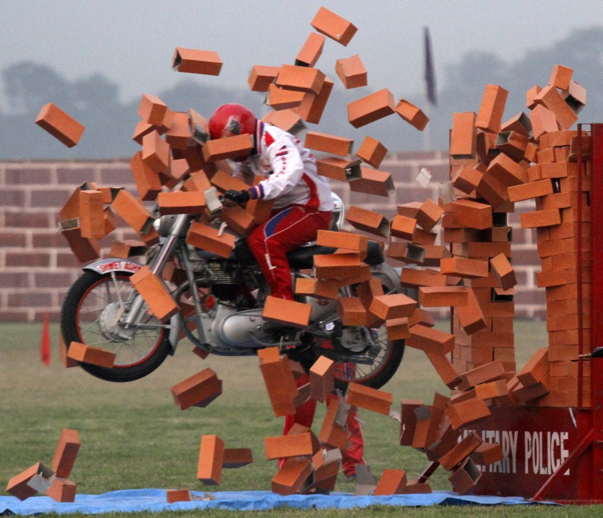 "India Army Soldier Stunt"