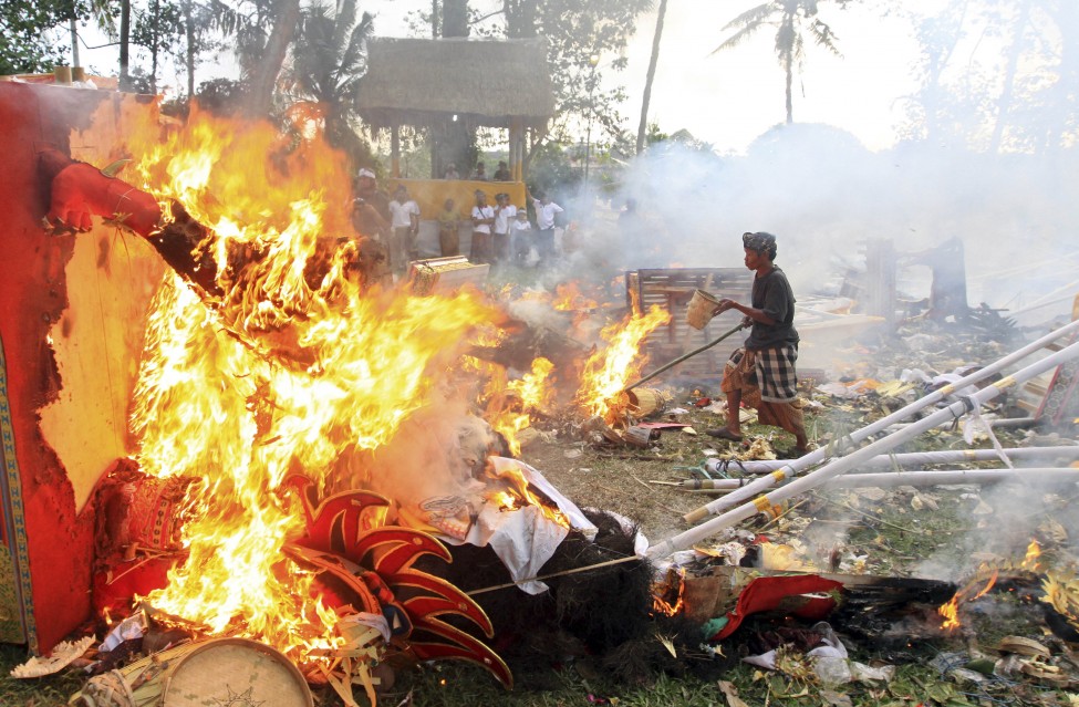 Indonesia Hindu Cremation