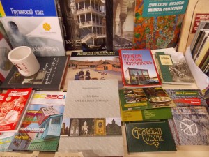 Русских книг хватает на полках тбилисских магазинов