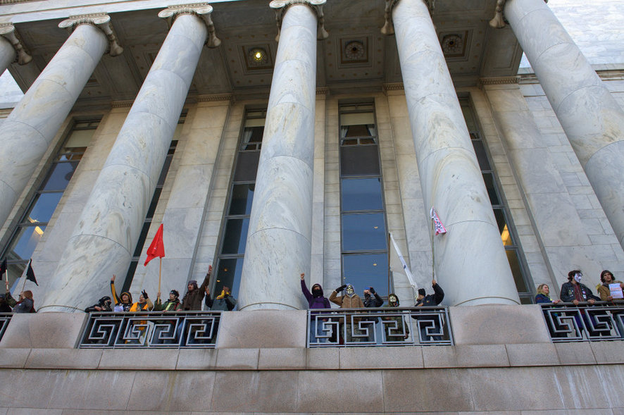 Протест 2011 года, когда  «оккупанты» пробрались на галерею одного из зданий Конгресса