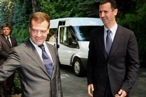 В счастливом прошлом: Дмитрий Медведев (тогда президент) и Башар Асад в Сочи. 21 августа 2008 года. Ровно пять лет спустя в этот день под Дамаском будет осуществлена газовая атака, от которой погибнет 1400 человек. Courtesy Kremlin
