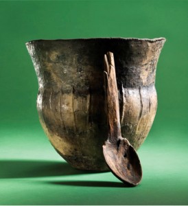 6,000-year-old cooking pot and wooden spoon that was recovered from the Åmose Bog in Zealand, Denm (Image courtesy of Anders Fischer)