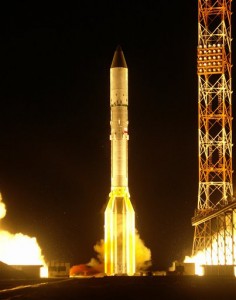 A Russian Proton booster rocket blasts off from Baikonur cosmodrome in Kazakhstan (Photo: AP)