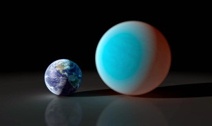 This artist's conception shows the super-Earth 55 Cancri e (right) compared to the Earth (left). Astronomers using a ground-based telescope have measure the transit of 55 Cancri e for the first time. (NASA/JPL)