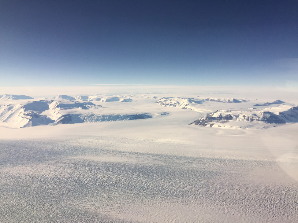 A view of the Beardmore Glacier, and the Polar ice cap beyond. (Photo by Refael Klein)