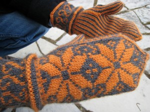 Beautiful Norwegian mitts.  What could be more appropriate for use in North Dakota?  (Sarahemcc, Flickr Creative Commons)