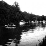 Pleasure boats as well as freight-hauling canal boats ply the C&O Canal in this photo, taken in 1915. (Library of Congress)