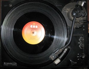 Did you know that vinyl records are back in fashion, especially among young people who have no memory of the golden days of discs?  (Tomasz Sienicki, Wikipedia Commons)