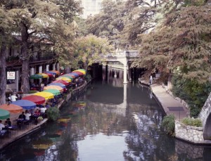 If ever there were a place that looked relaxing, the River Walk is it.  (Carol M. Highsmith)