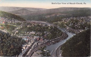 Then-thriving Mauch Chunks in a 1915 postcard view.  (Wikipedia Commons)