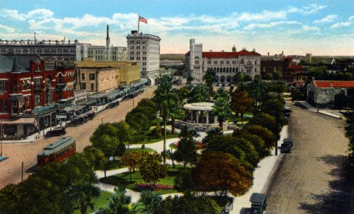 Old, but not REALLY old, San Antone, vintage 1940 in a postcard view.  (Library of Congress)