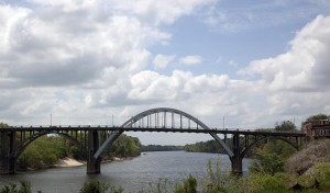 The Edmund Pettus Bridge, a civil-rights landmark, carries the main east-west route, U.S. 80, across the Alabama River.  (Carol M. Highsmith)