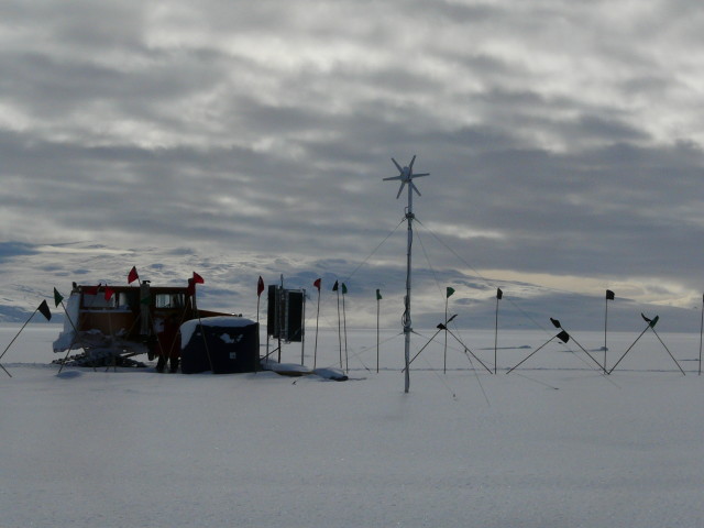 Antarktika'da kurulan kamptan bir görüntü