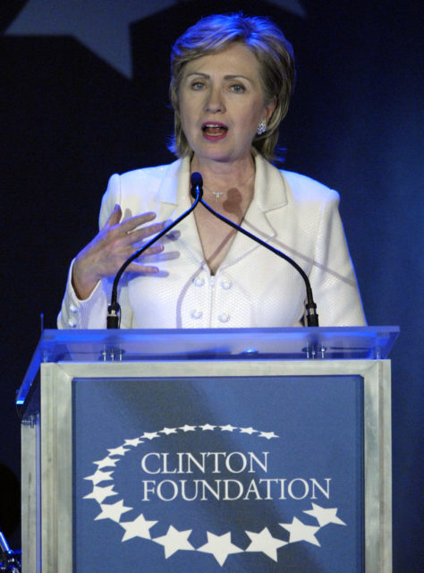 Senator Hillary Clinton, wife of former U.S. President Bill Clinton, speaks at a fund raising gala for her husband's Clinton Foundation as part of his birthday celebration in New York October 28, 2006. (Reuters) 