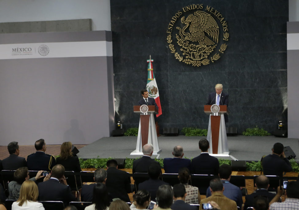 U.S. Republican presidential nominee Donald Trump and Mexico's President Enrique Pena Nieto give a press conference at the Los Pinos residence in Mexico City, Mexico, August 31, 2016. (Reuters) 