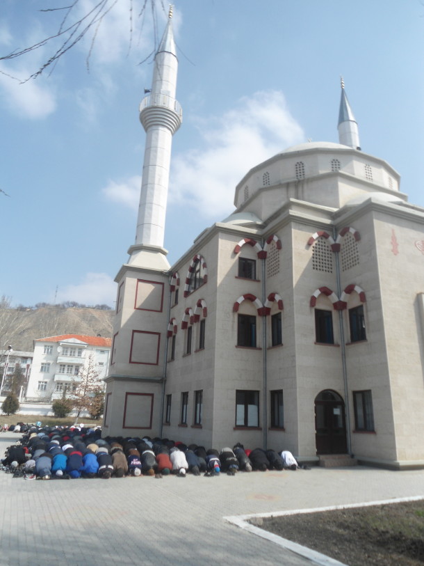 O'sh universitetining Ilohiyot fakulneti masjidi
