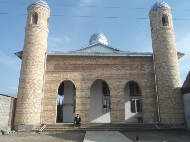Qishloqdagi masjidlardan biri