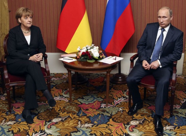 Angela Merkel and Vladimir Putin