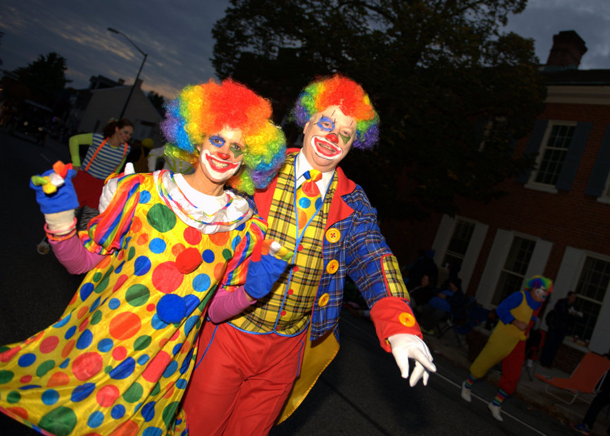 Хэллоуин-парад  в городке  Хагерстаун, шатат Мэриленд