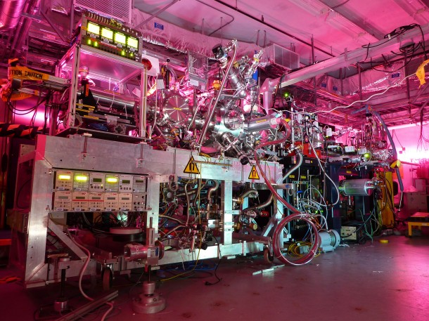 This is an instrument setup for an astrophysics experiment at the SLAC National Accelerator Laboratory's Linac Coherent Light Source (LCLS), a linear accelerator that produces X-ray pulses that can capture images of atoms and molecules in motion. (Photo: Jose R. Crespo Lopez-Urrutia/Max Planck Institute for Nuclear Physics)