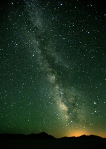 The Milky Way - Looking up at the stars in our galaxy imagine that 1 out of 6 of them have an Earth-like planet orbiting it, according to two recently released studies (Photo: Steve Jurvetson via Wikimedia Commons)