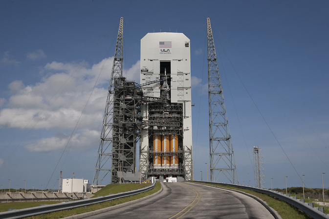 The Orion and Delta IV Heavy rocket stacked for launch at Space Launch Complex 37 at Cape Canaveral Air Force Station in Florida. (NASA/Kim Shiflett)