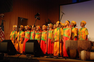African Children's Choir performing (Louis/Creative Commons)