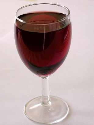 A glass of red wine (Public Domain/Wikimedia Commons)