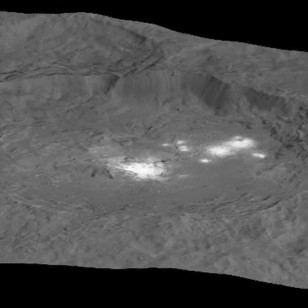 New image of Ceres' Occator crater with mysterious bright spots take by NASA's Dawn spacecraft (NASA/JPL-Caltech/UCLA/MPS/DLR/IDA/PSI)