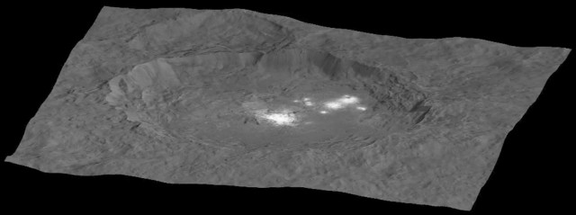 New image of Ceres' Occator crater with mysterious bright spots take by NASA's Dawn spacecraft (NASA/JPL-Caltech/UCLA/MPS/DLR/IDA/PSI)