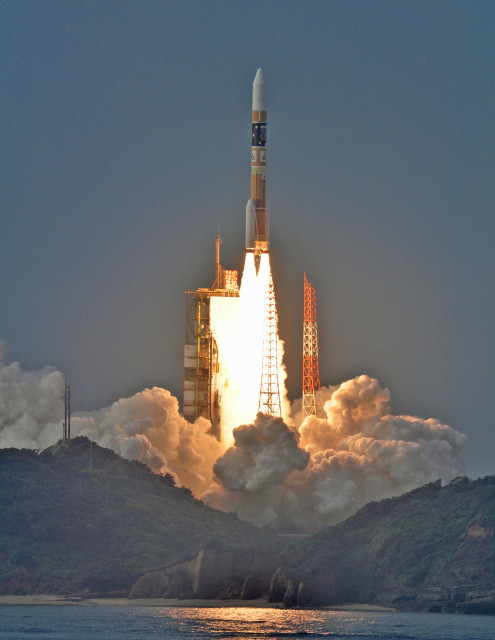 H-IIA Launch Vehicle Flight 17, launching Venus Climate Orbiter "AKATSUKI" May 21, 2010 (Narita Masahiro/Wikimedia Commons)