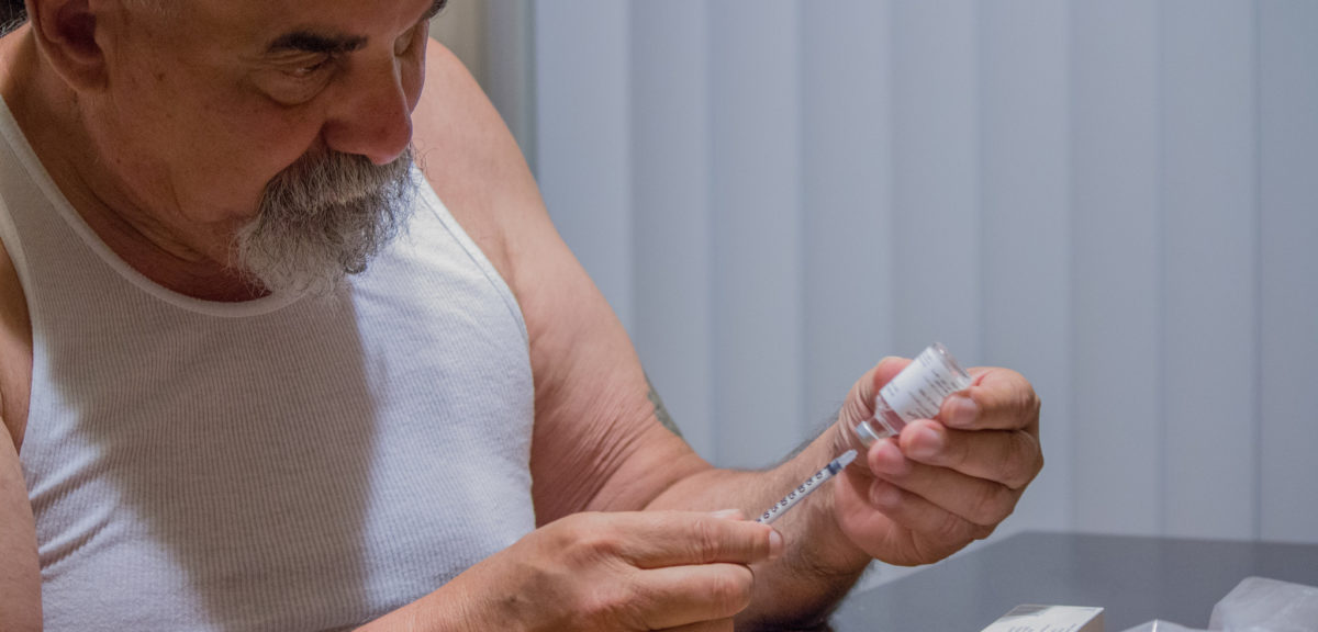 Diabetic patient prepares a dose of insulin for injection (Silva via Flickr/Creative Commons)