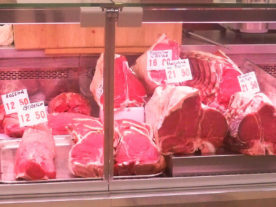 A butcher cooler of red meats (due_mele/Creative Commons/Attribution 2.0 Generic via Flickr)