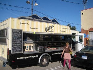 The cruising “Pattywagon” in Los Angeles serves “100% grainfed beef” from cows who once placidly grazed in Wyoming’s Teton Valley.  (ubrayj02, Flickr Creative Commons)