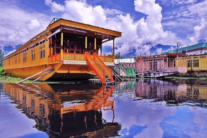 I mentioned that houseboating is a worldwide thing.  This beauty is in Kashmir.  (Bashrat Shah, Wikipedia Commons)