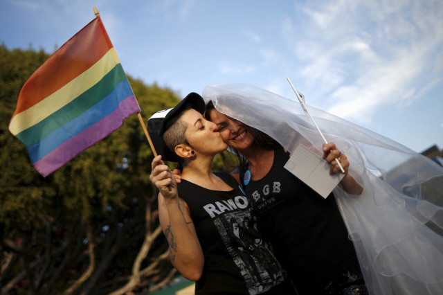The U.S. Supreme Court ruled on June 26, 2015 that the U.S. Constitution provides same-sex couples the right to marry in a historic triumph for the American gay rights movement. 