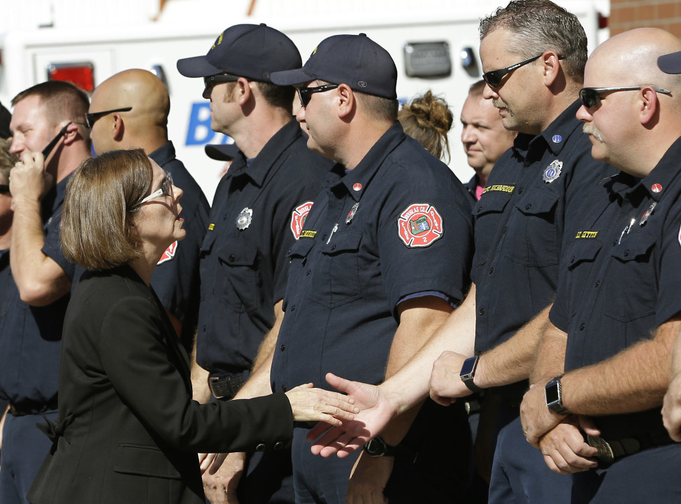 Oregon Gov. Kate Brown thanks emergency personnel that were on hand during the mass shooting at Umpqua Community College in Oregon, Oct. 2, 2015. (AP)