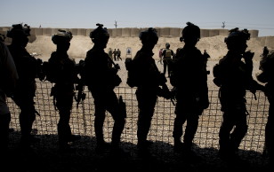 Members of Iraqi military train at the Counter Terrorism Service training location, as observed by U.S. Defense Secretary Ash Carter in Baghdad on July 23, 2015.(Reuters)