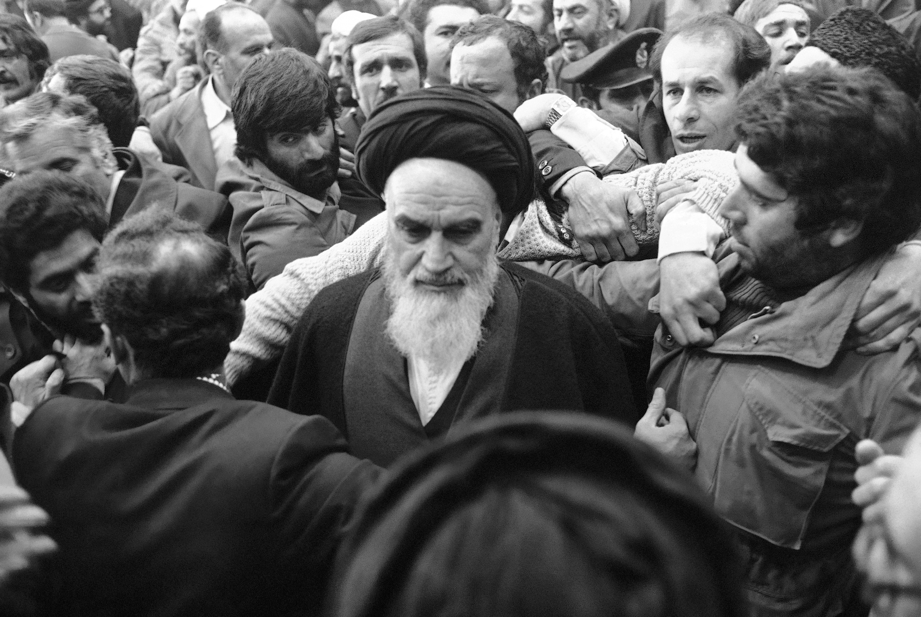 Иран мусульманская. Исламская революция Хомейни. Хомейни 1979. Аятолла Хомейни Иран. Аятолла Хомейни революция в Иране.