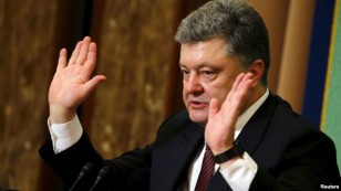 Ukraine's President Petro Poroshenko speaks during a news conference at the Japan National Press Club in Tokyo, April 6, 2016.